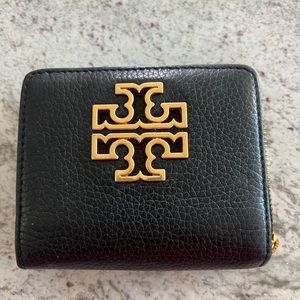 Black Tory Burch bifold wallet